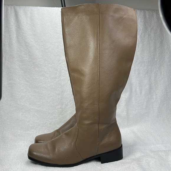 Valley Lane, taupe boots, 17 inches up leg - Picture 2 of 6